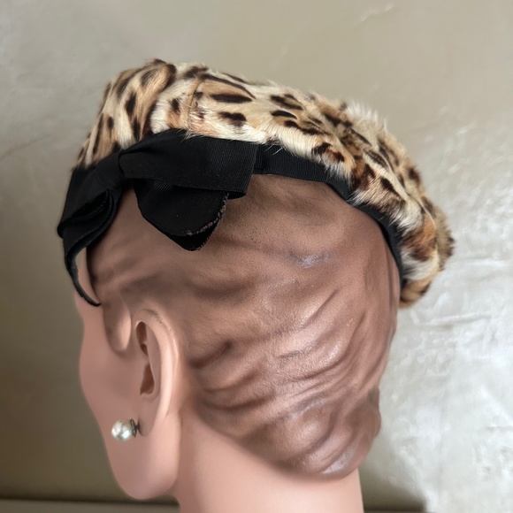GENUINE 1940s\' LEOPARD FUR TAM WITH BLACK GROSGRAIN BAND & BOW main image 12
